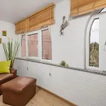 Prázdninový dům 3 Bedroom Luxurious In Miholascica