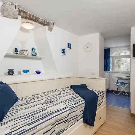 Ferienhaus 3 Bedroom Luxurious In